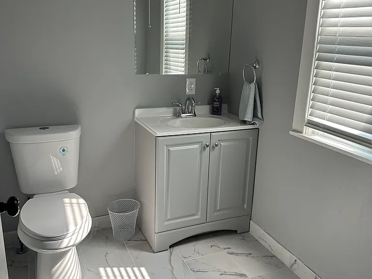 126 1/2 Laurel Ave #2 — Photo 3