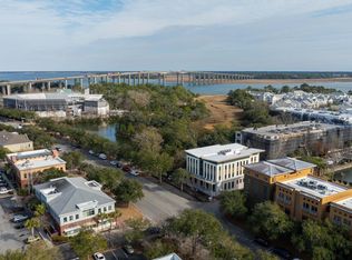 211 Seven Farms Dr #302, Charleston, SC 29492