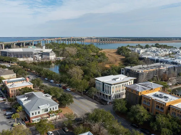 211 Seven Farms Dr #202, Charleston, SC 29425