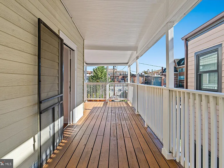 629 N Columbus St — Photo 26
