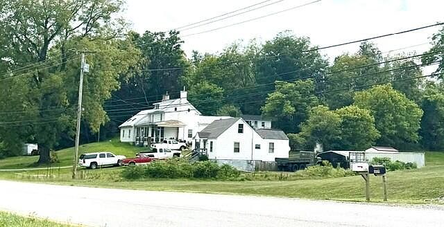 1st image of 6589 Roanoke Rd