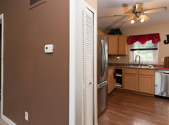5th image of 4805 Prairie Ave