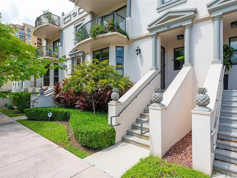 1650 Galiano St #Townhouse 14 — Photo 38