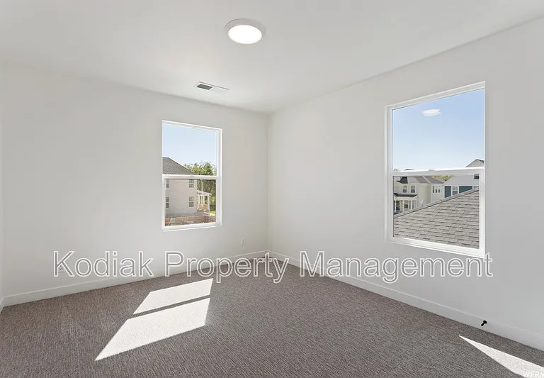 991 W Shoreline Dr — Photo 16