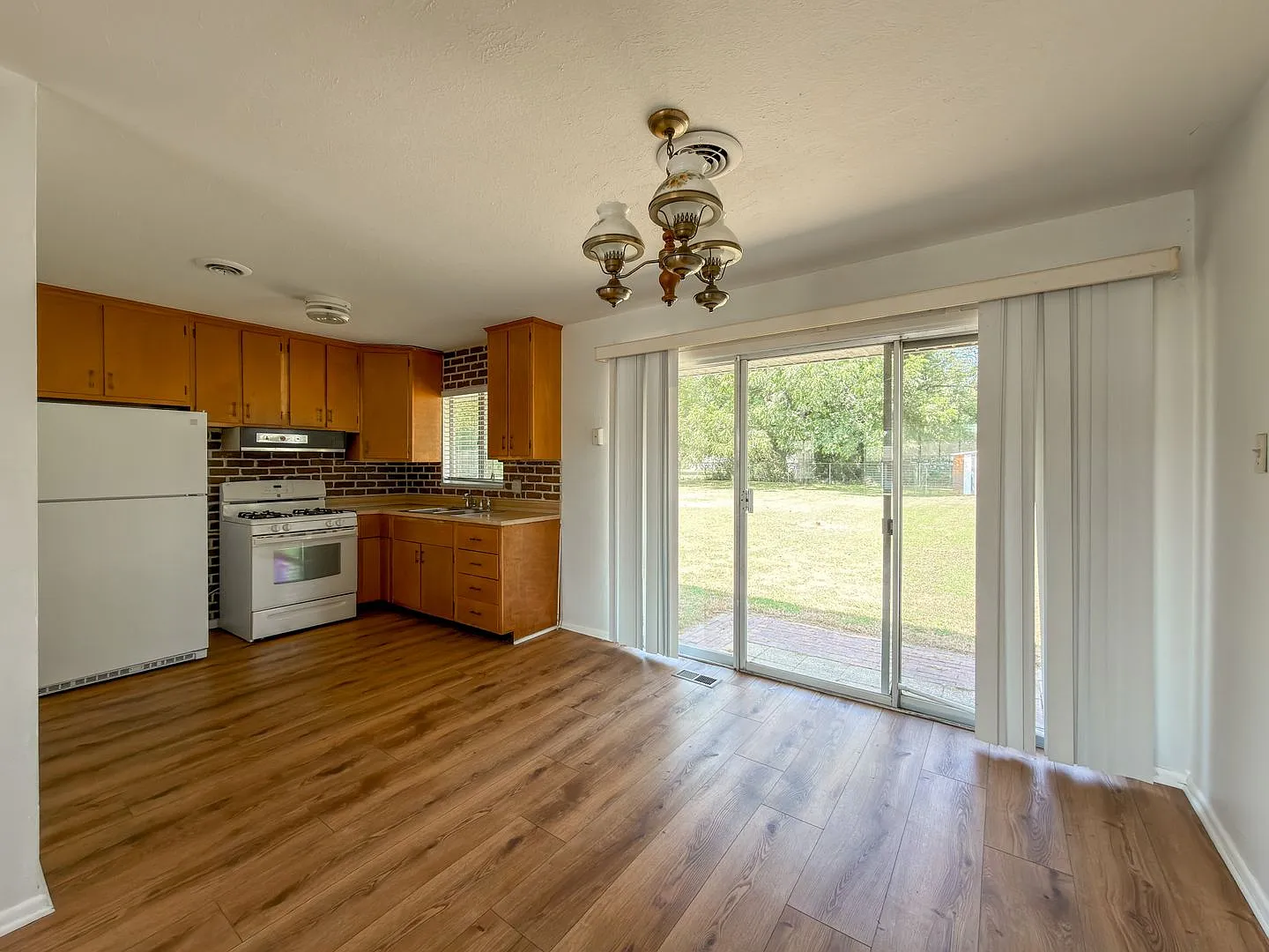 Beautiful 3 Bed, 1.5 Bath Home in the Heart of Fort Smith — Photo 4
