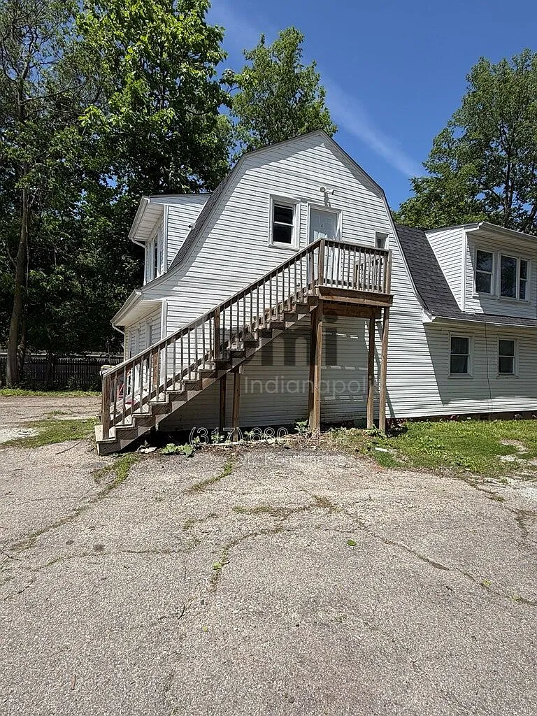 3 bed, 1.0 bath, 1000 sqft, $950 — Photo 1