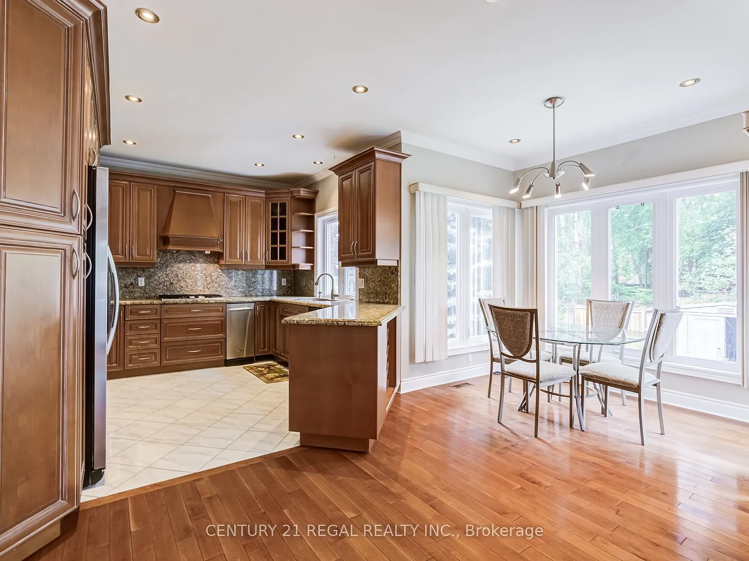 4 bed, $5,250 — Photo 4