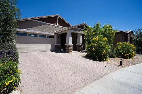 4607 S 111th Dr Photo 1