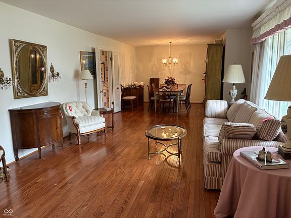 4th image of 624 College Ln