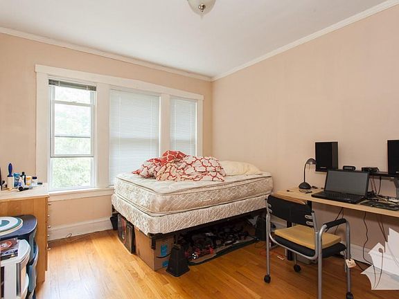 3rd image of 3630 N Bosworth Ave APT 3L