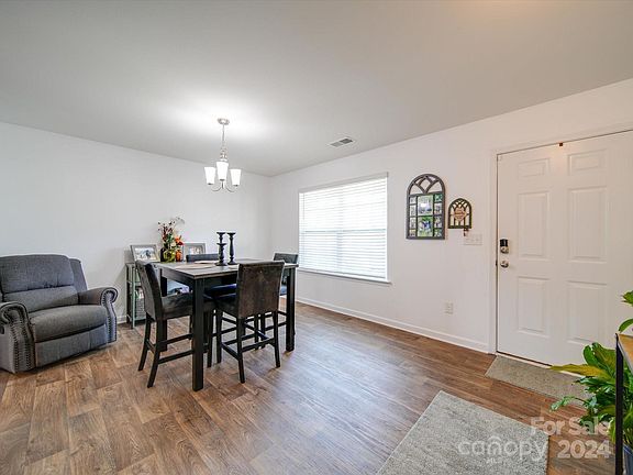 5th image of 1524 Gaston Mountain Dr
