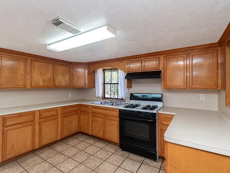 8004 Mendez St — Photo 12