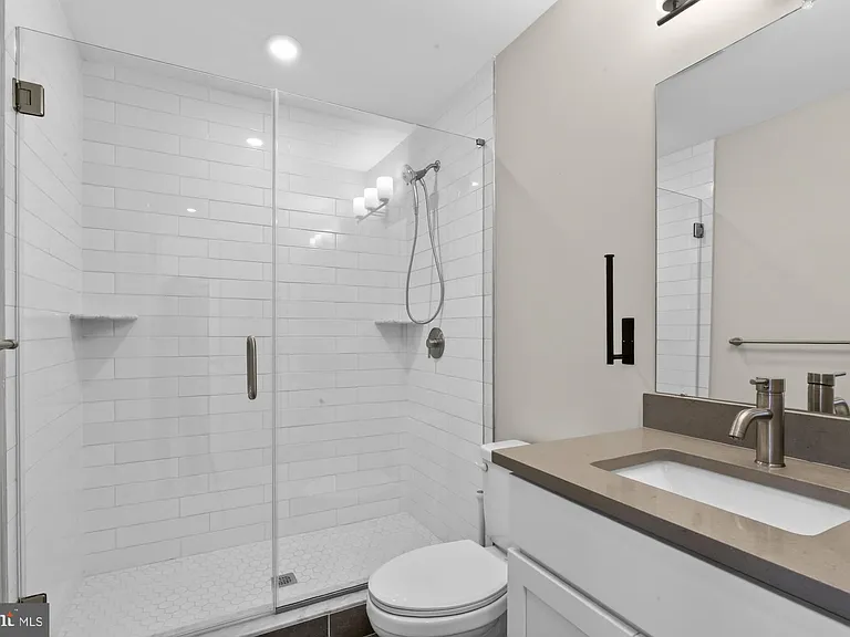 5230 Walnut St #2F — Photo 12