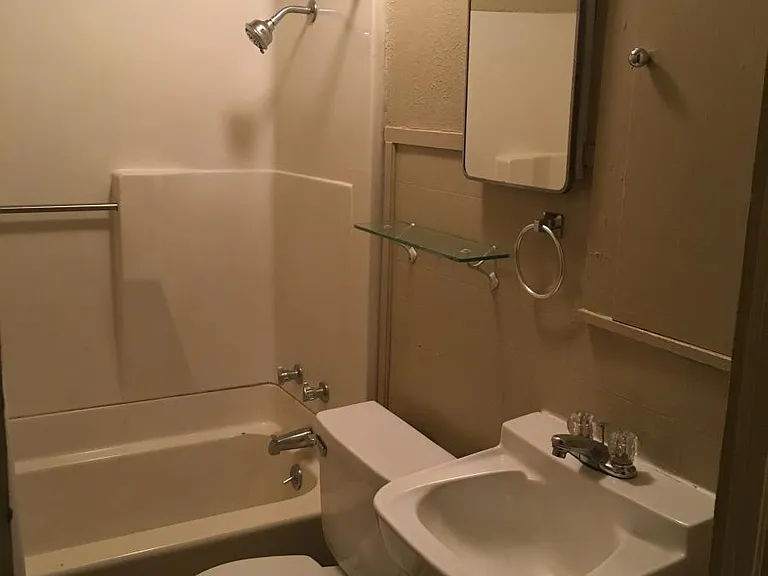 208 Muller St — Photo 9