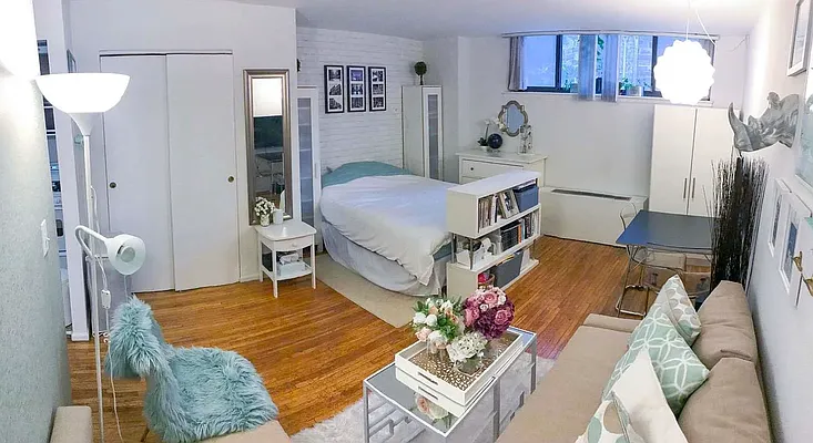 Rented by J PRESTON AND ASSOCIATES INC | media 4