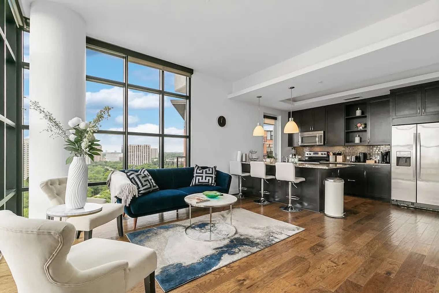 2 bed, 2.0 bath, $6,636 — Photo 2