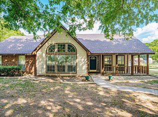 105 Pleasant Run, Azle, TX 76020