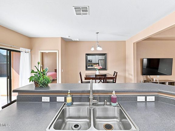 3rd image of 1014 PRESTON Street