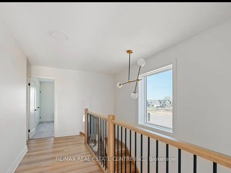 49 Lucas Rd #UPPER ONLY — Photo 17