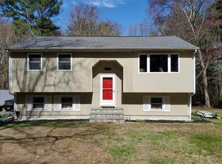 26 Gibbs Rd, Middleboro, MA 02346