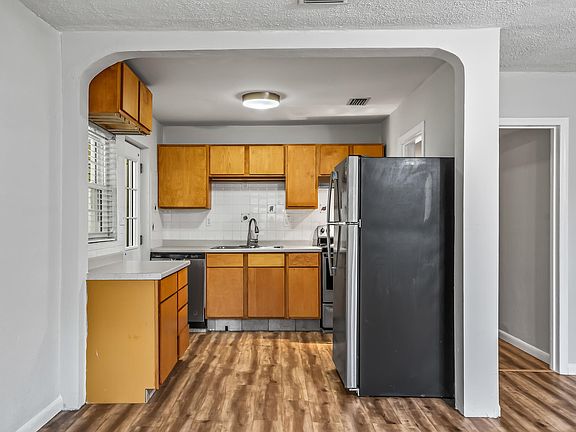 5th image of 1619 Marcia Ave