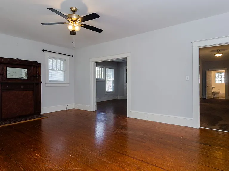 914B Bonham Ave — Photo 4