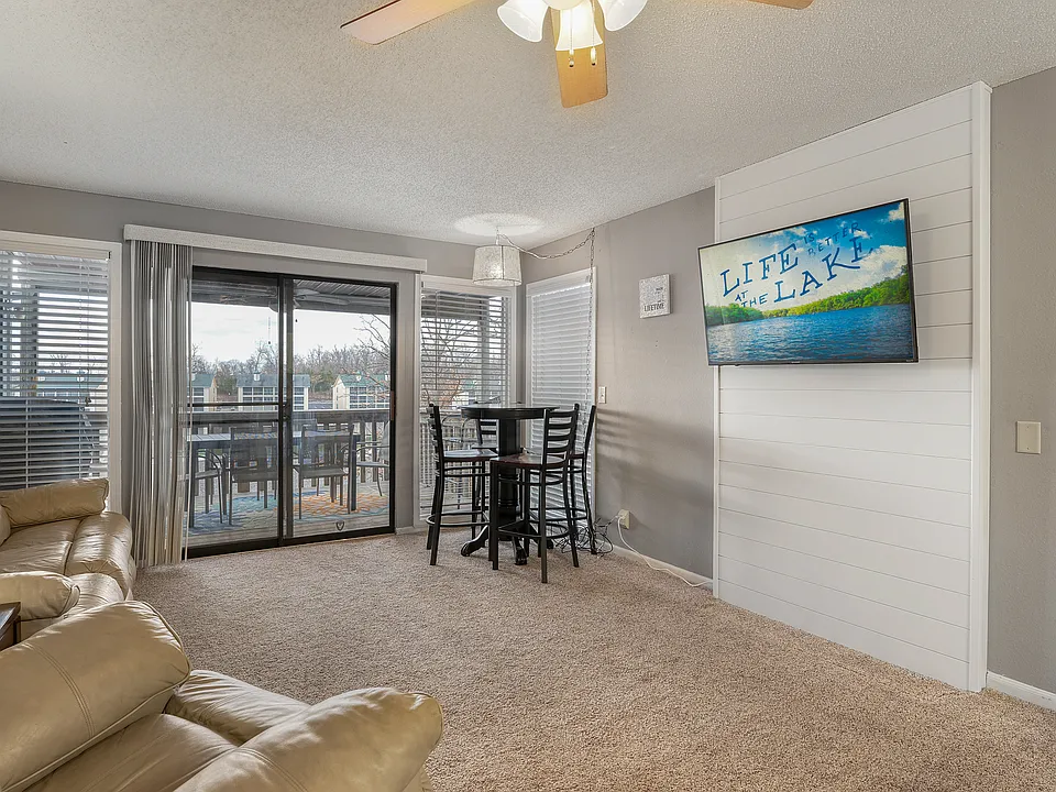 217 Southwood Shores Pl #2D