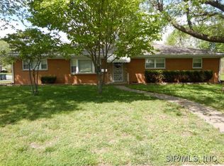 319 W Poplar St, Mascoutah, IL