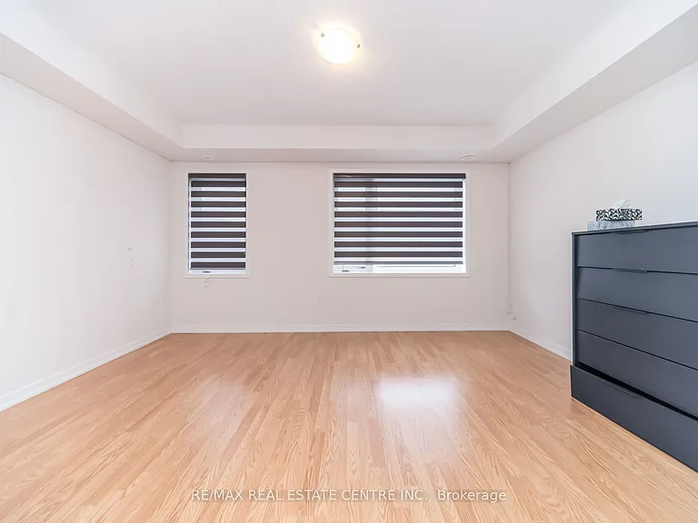 30 Lambert Ln — Photo 20