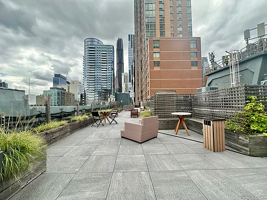 Sold by Compass | media 23