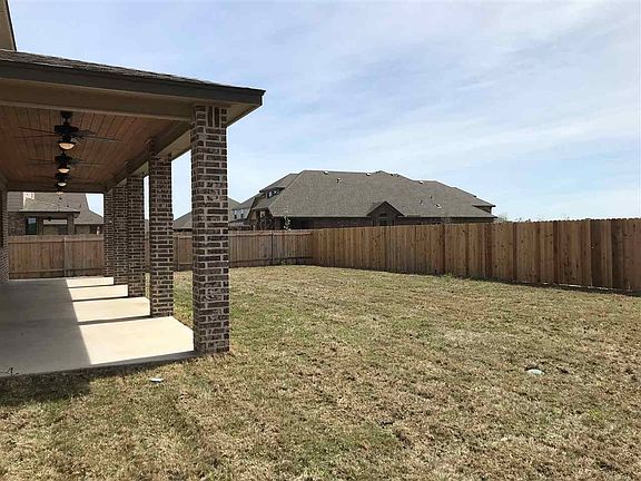 4th image of 1217 Drummond Cir