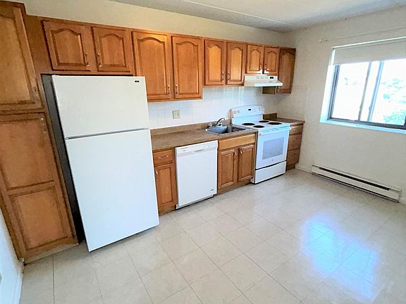 2nd image of 180 Quincy Ave #46
