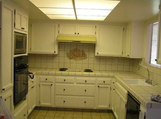 20 N Hughes Ave, Clovis, CA 93612