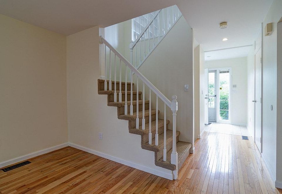 Entry/Foyer