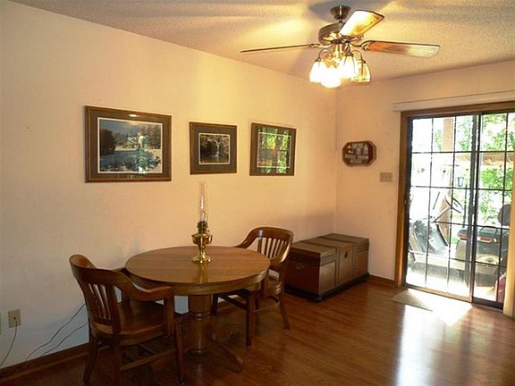 2nd image of 117 Ivy Hill Ct