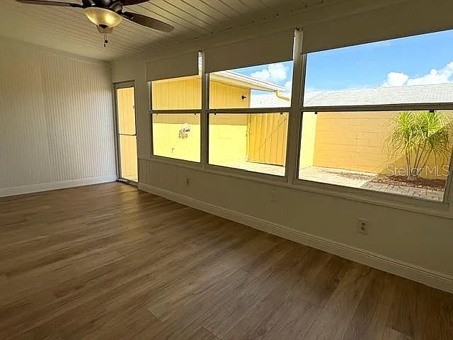 1005 Rickenbacker Dr — Photo 17