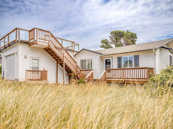 2901 NW Bayshore Loop, Waldport, OR 97394