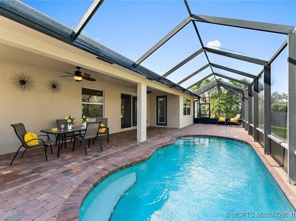 451 NW Sunflower Pl, Jensen Beach, FL 34957