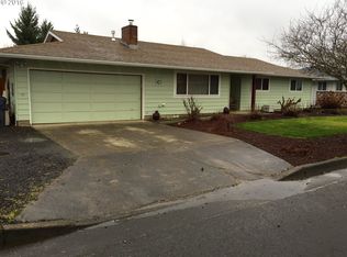 826 E 7th St, Molalla, OR 97038