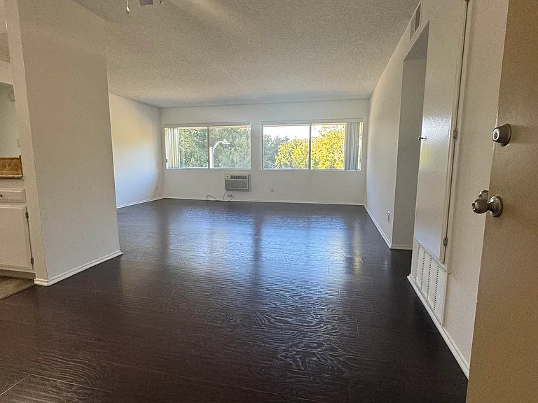 The Westwood Park Apartments — Photo 18