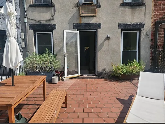 Rented by Frank Valvo Real Estate | media 27