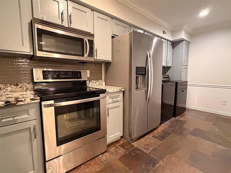 537 N Post Oak Ln #537 — Photo 6