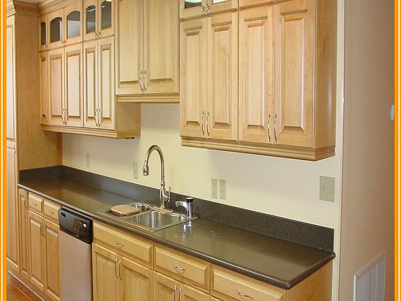 Custom Kitchen Cabinets 2
