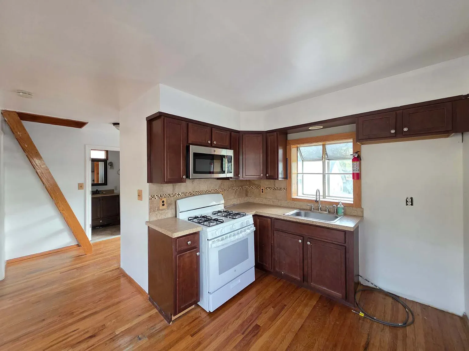 286 New Dorp Ln — Photo 1
