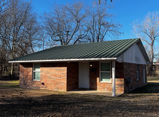 1818 W Henderson St, Paris, TX 75460