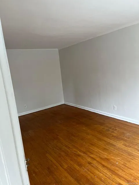 2 bed, 1.0 bath, 2898 sqft, $3,000 — Photo 2