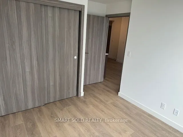 27 McMahon Dr #2701 — Photo 11