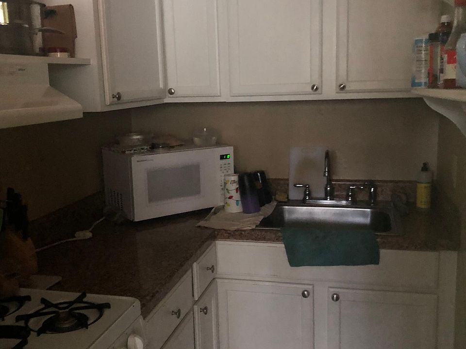 2nd image of 817 N Jackson St