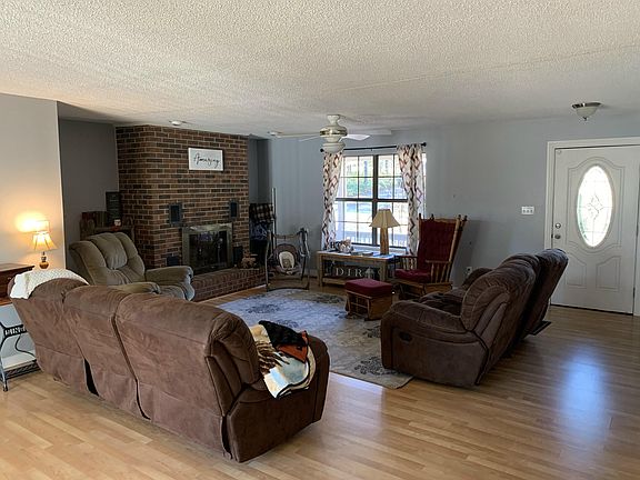 2nd image of 1220 Hilltop Dr