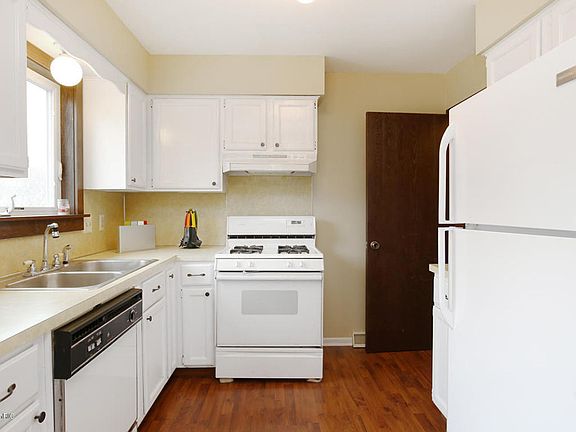 4th image of 3025 Deli Dr NE